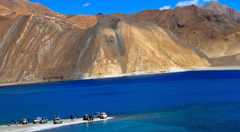 Camps In Pangong -Ladakh