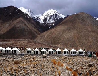 Camps in Pangong Lake