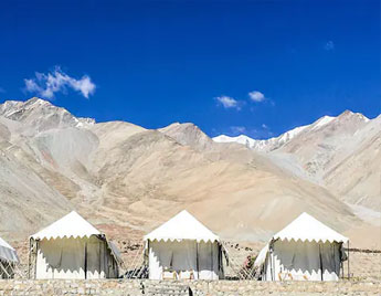 Camps in Pangong Lake