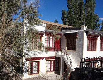 Deluxe Hotels in Ladakh