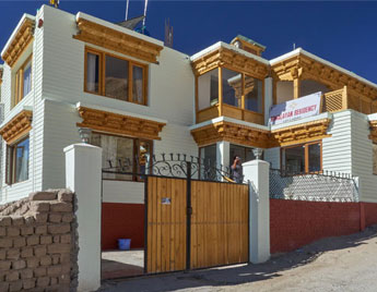 Deluxe Hotels in Ladakh