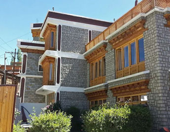 Deluxe Hotels in Ladakh