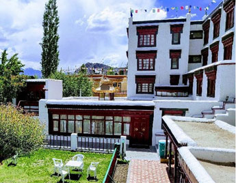 Deluxe Hotels in Ladakh