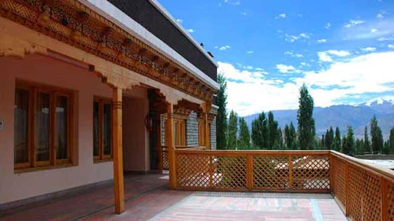 Deluxe Hotels in Ladakh