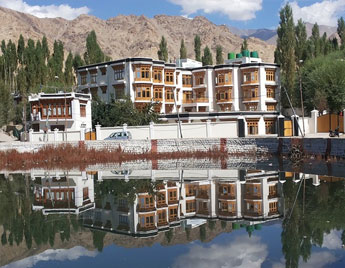 Super Deluxe Hotels in Ladakh