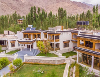 Super Deluxe Hotels in Ladakh