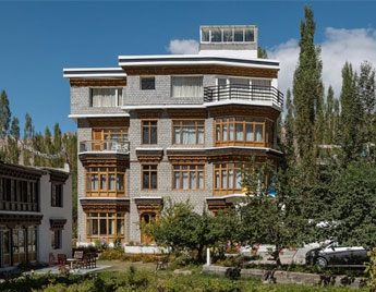 Super Deluxe Hotels in Ladakh